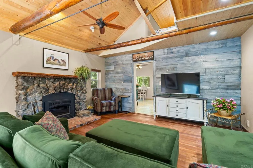 main property photo 6