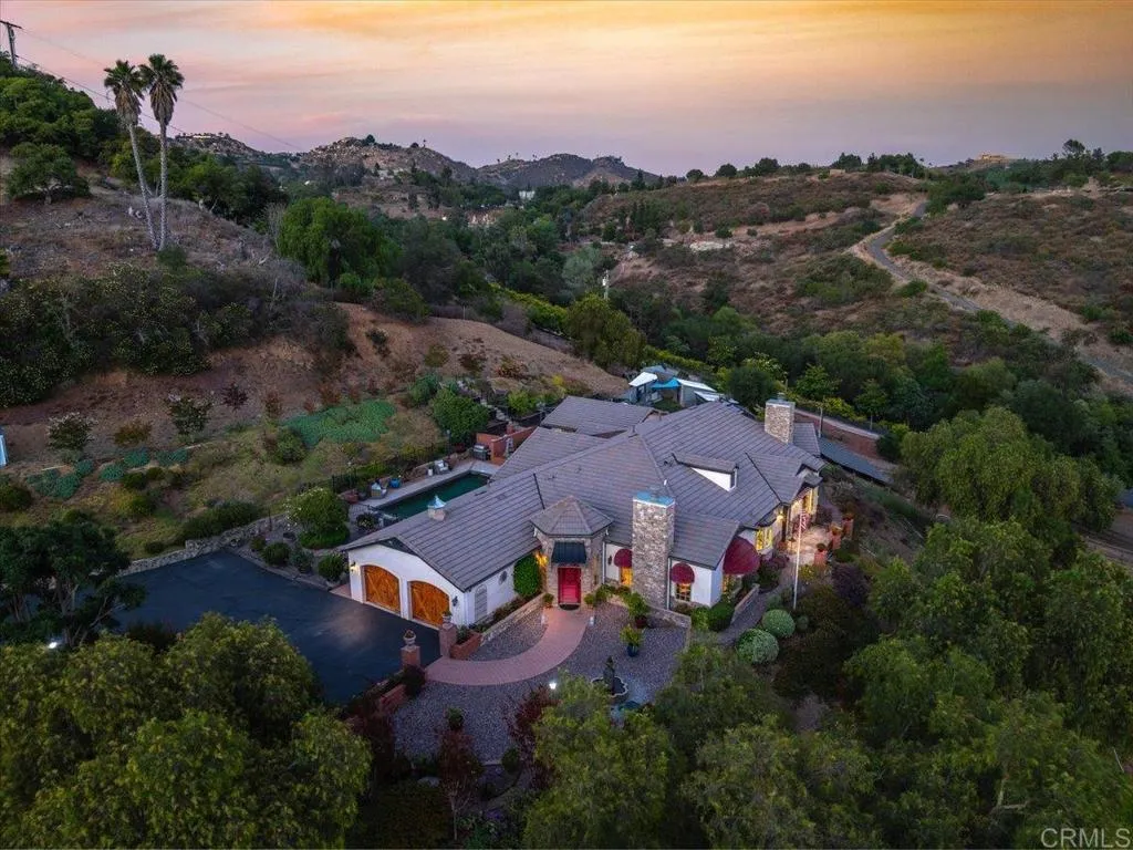 main property photo 8
