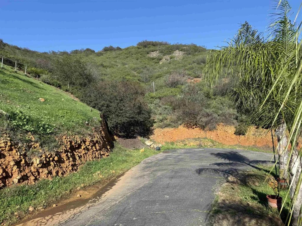 main property photo 30