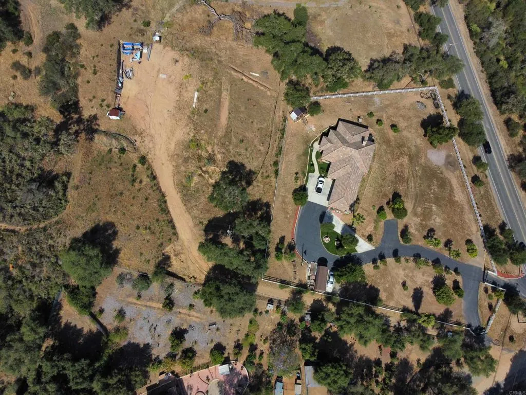 main property photo 8