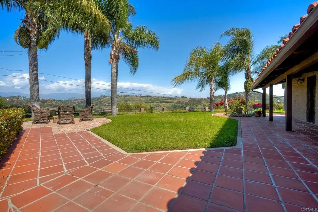 main property photo 50