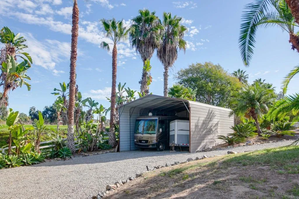 main property photo 17
