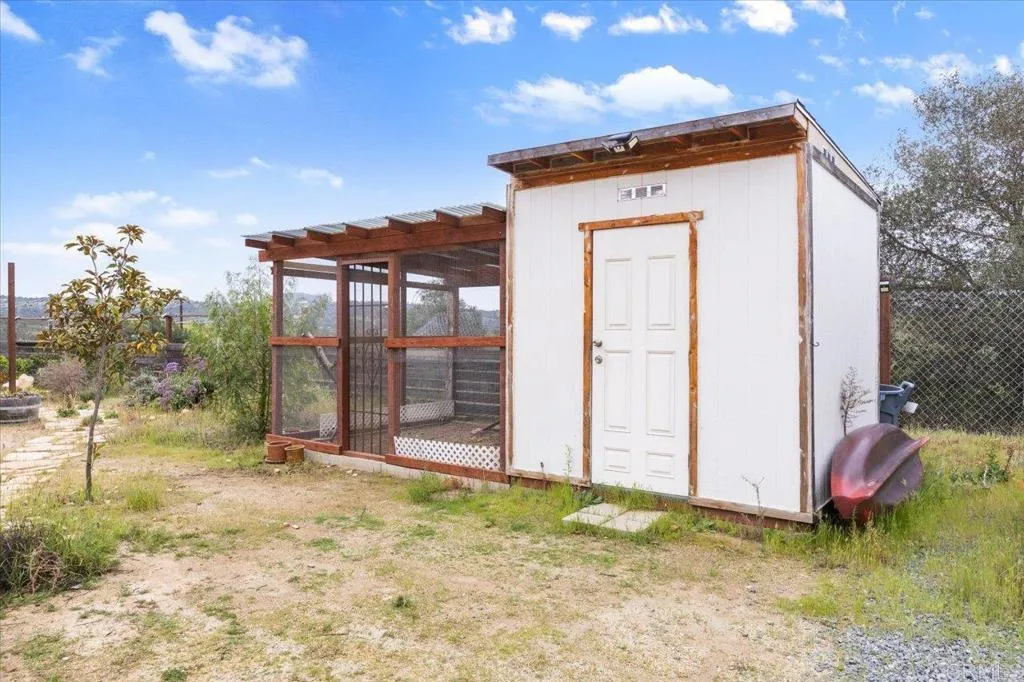 main property photo 39