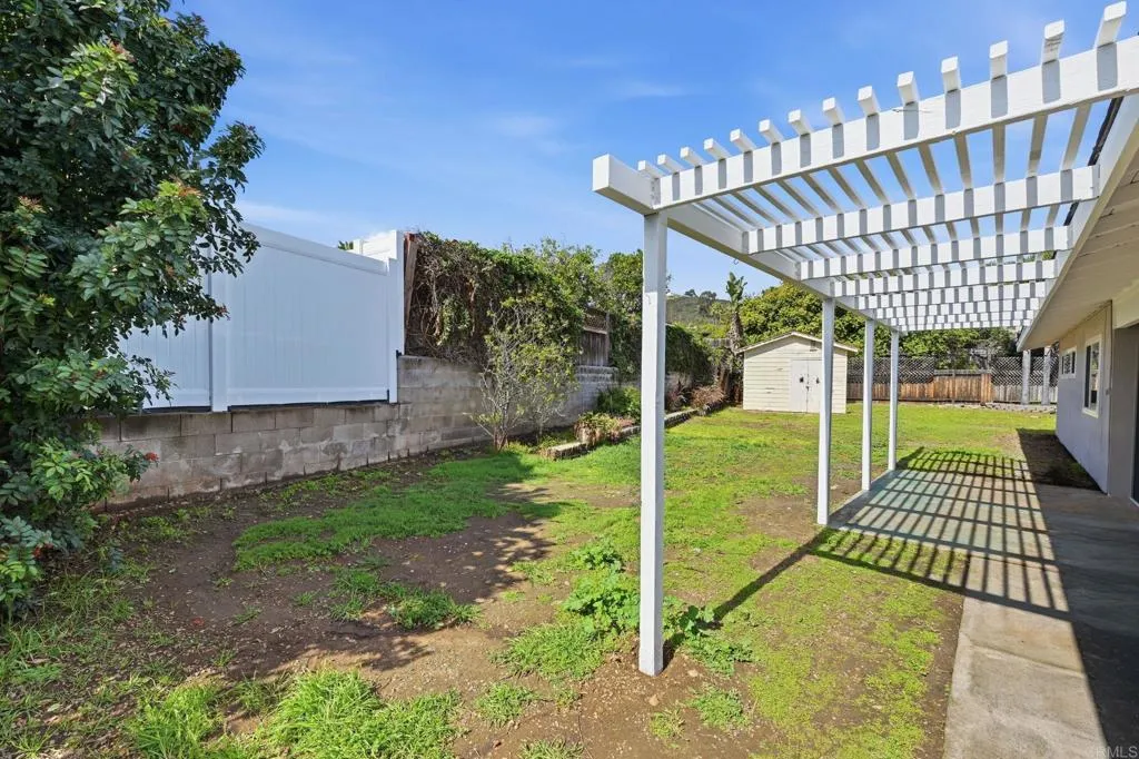 main property photo 14