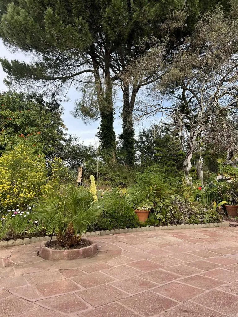 main property photo 50