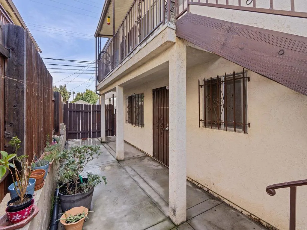 main property photo 8