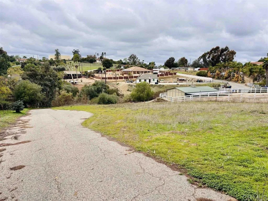 main property photo 9