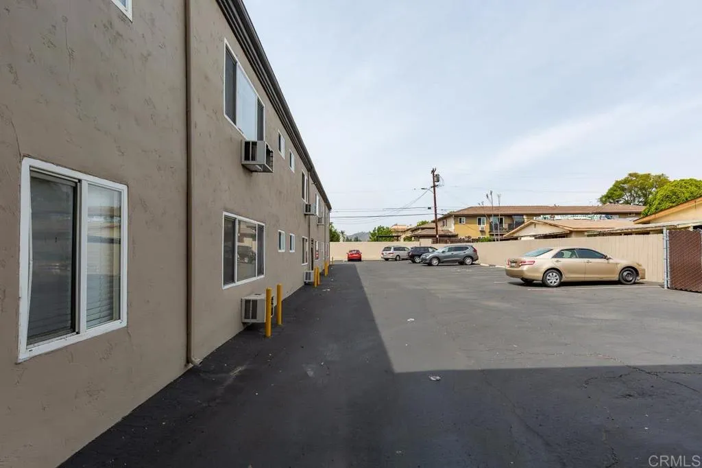 main property photo 14