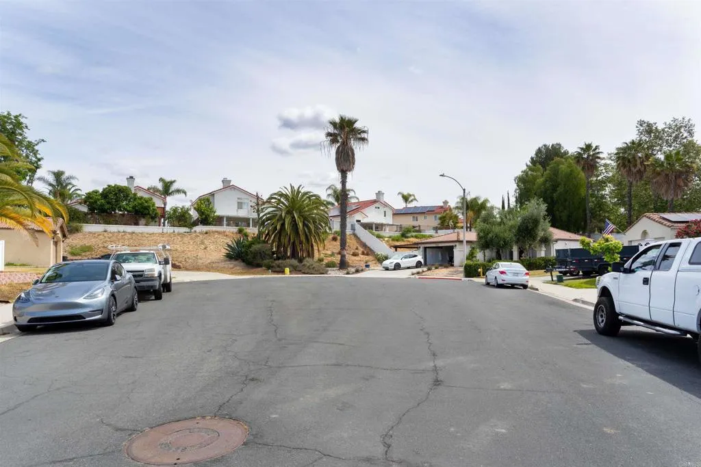 main property photo 22