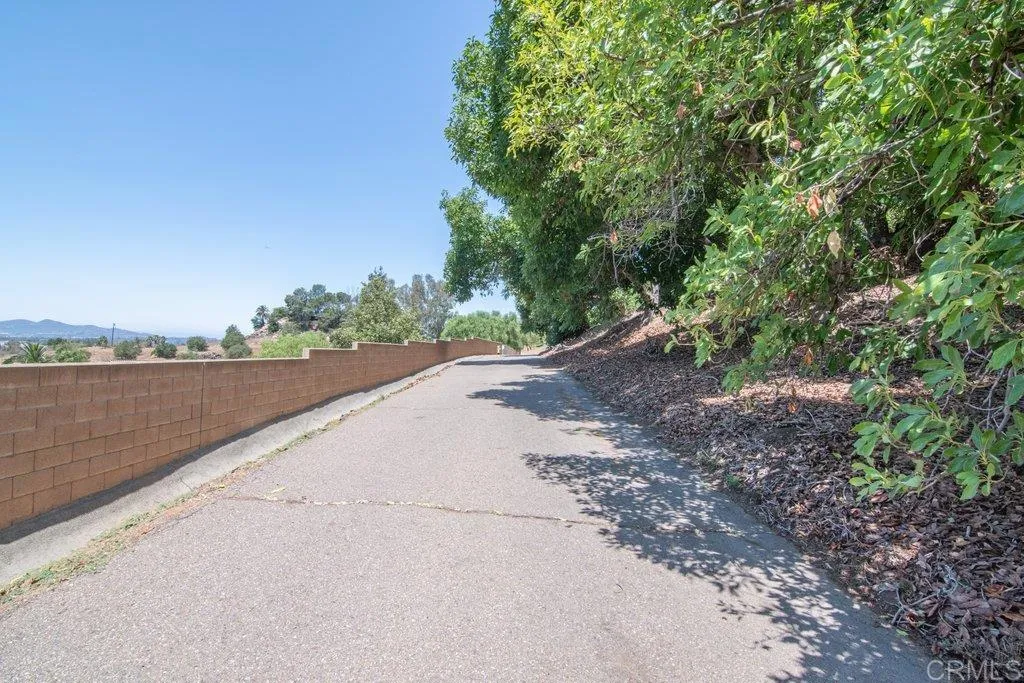 main property photo 16