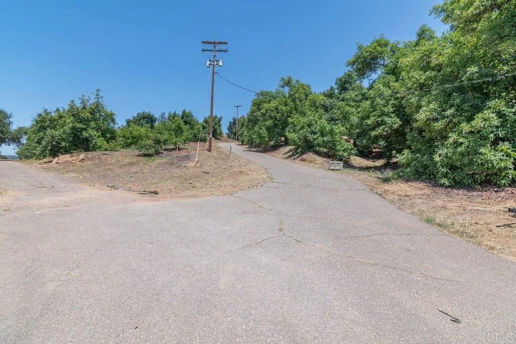 main property photo 16