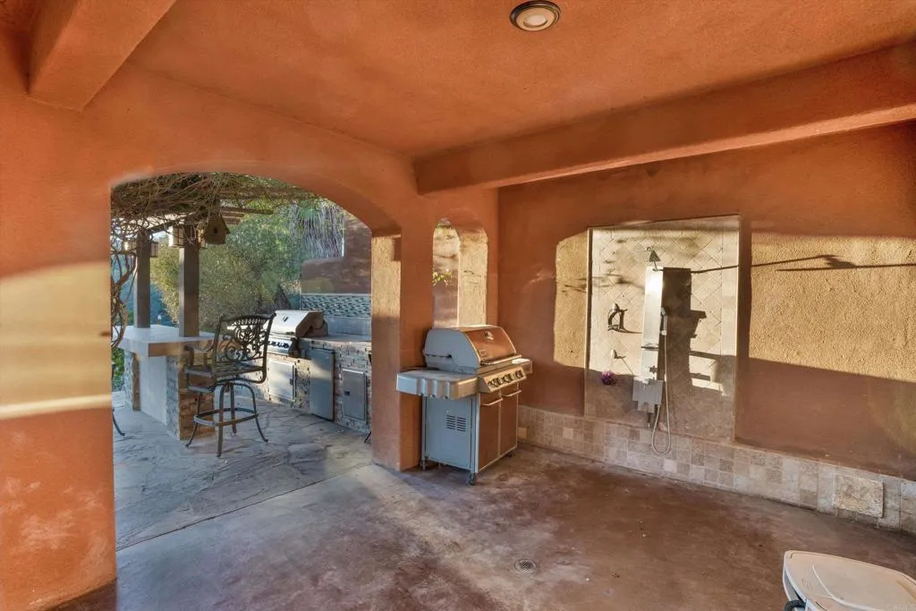 main property photo 39