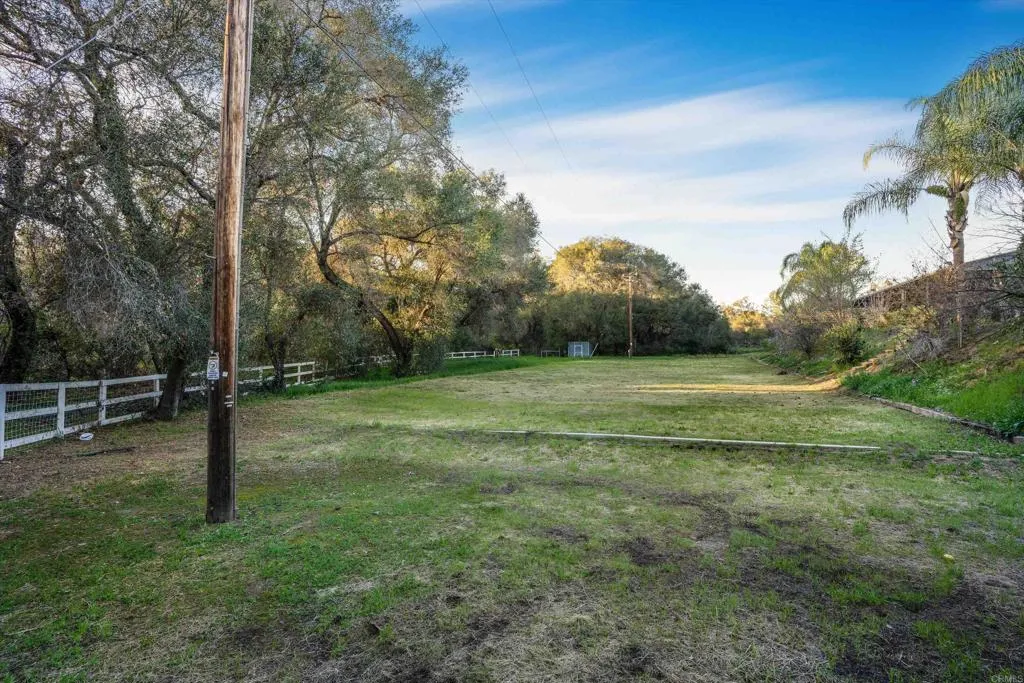 main property photo 41