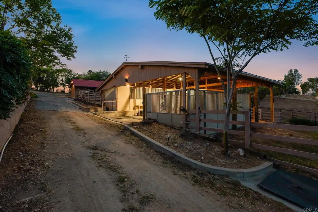 main property photo 35
