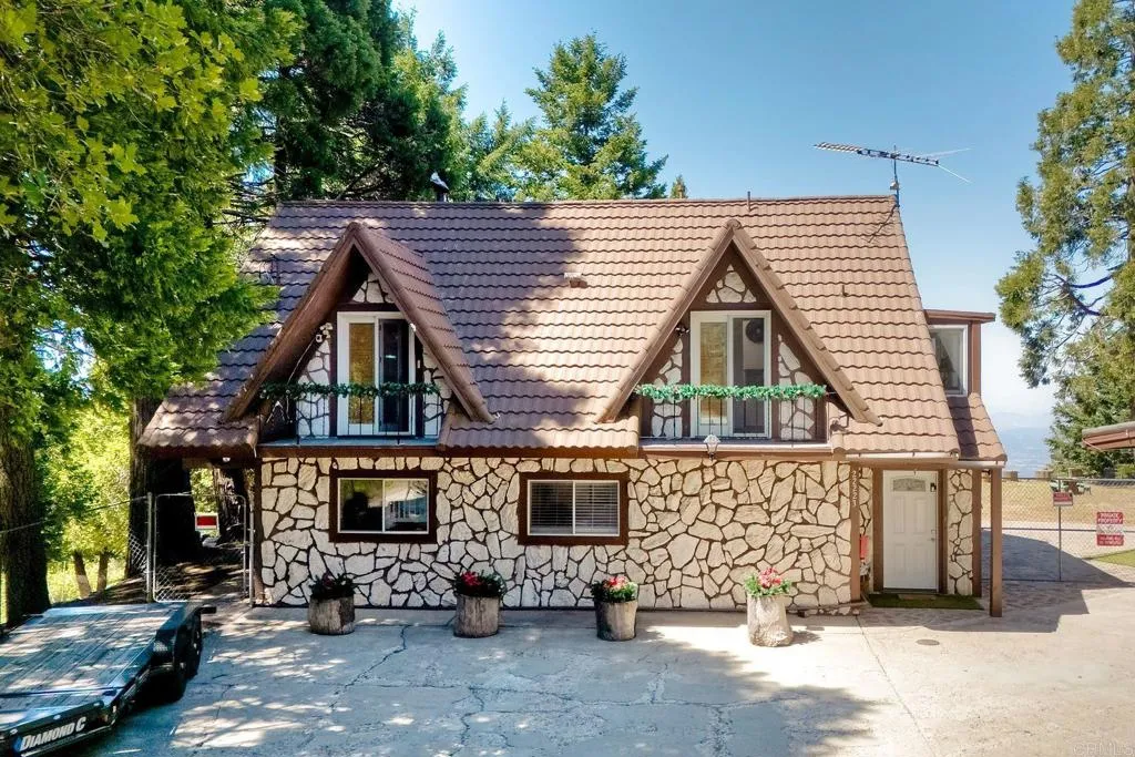main property photo 50