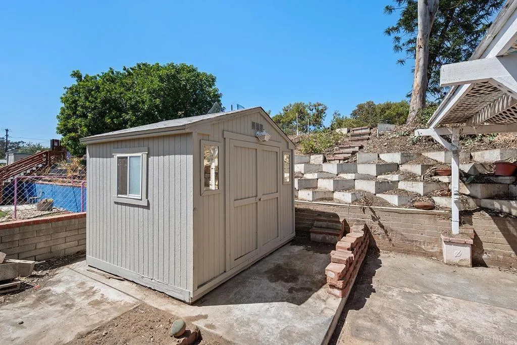 main property photo 35