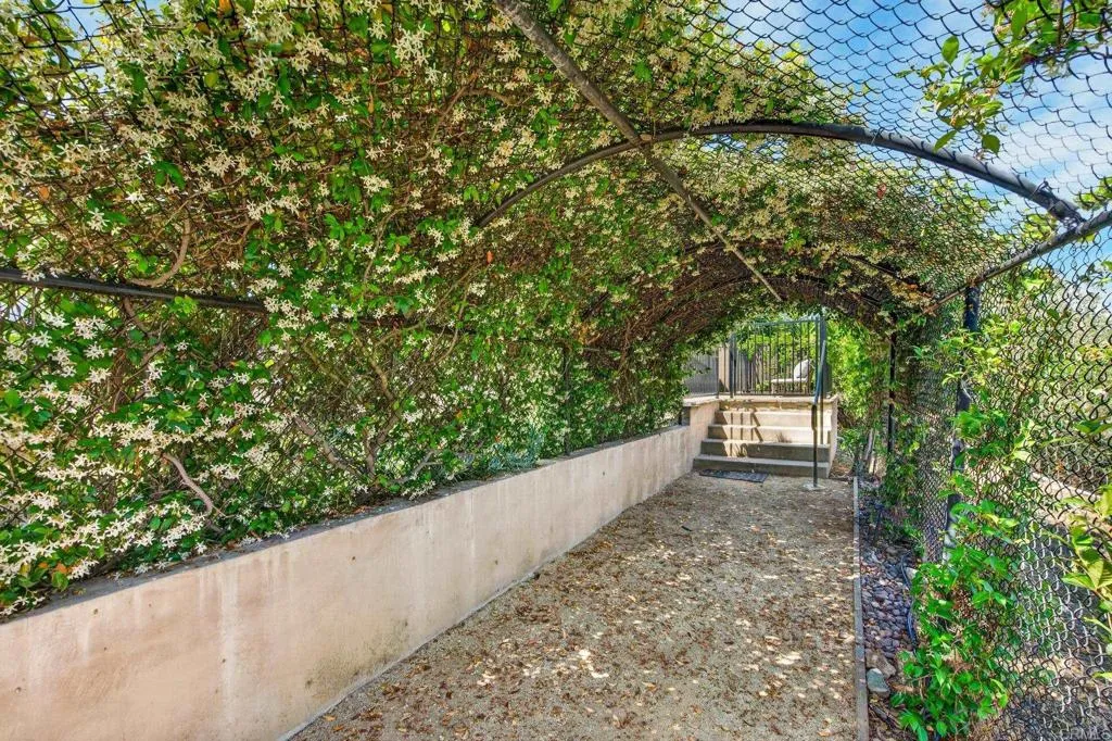 main property photo 50