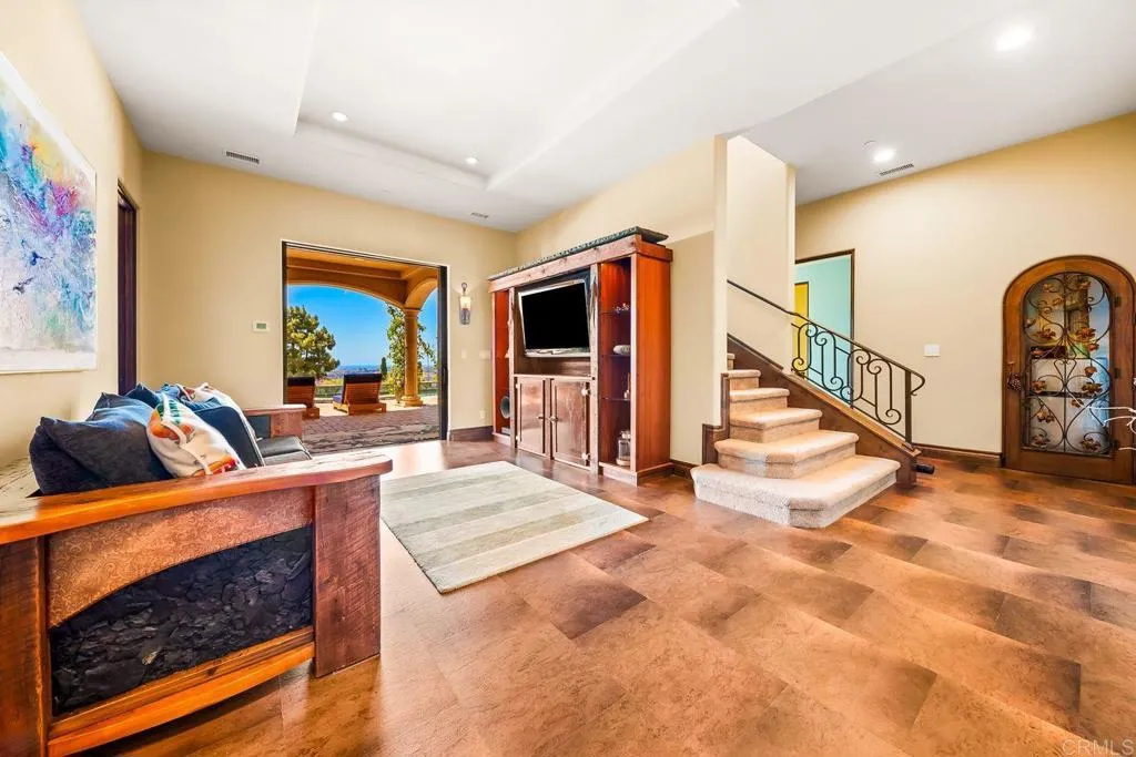 main property photo 15