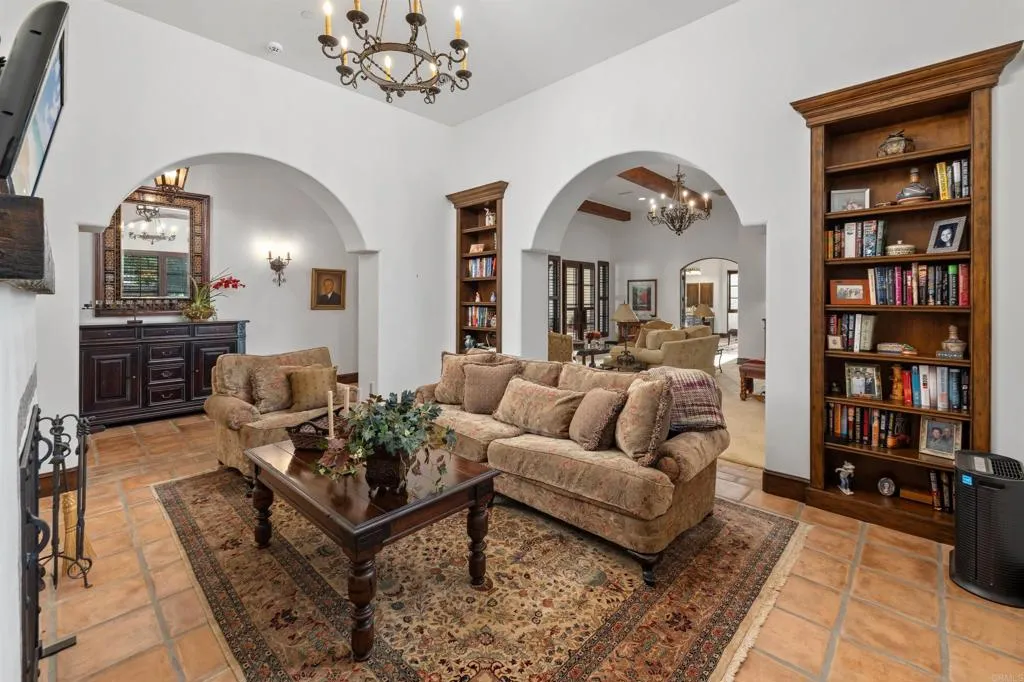 main property photo 17