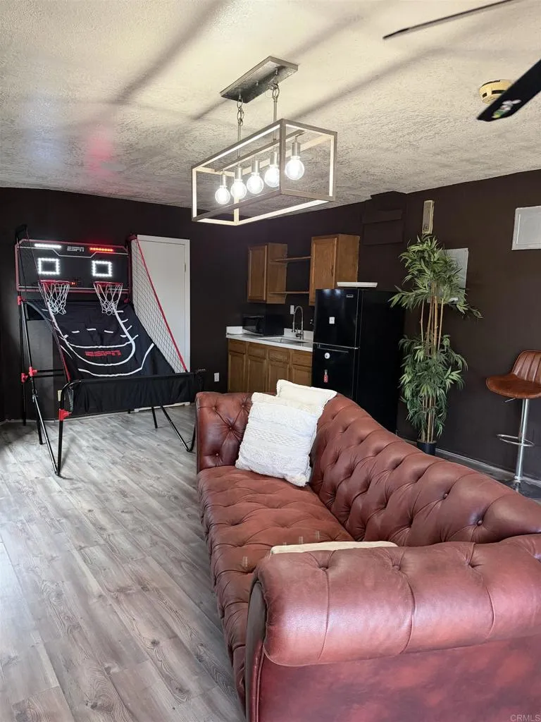 main property photo 50