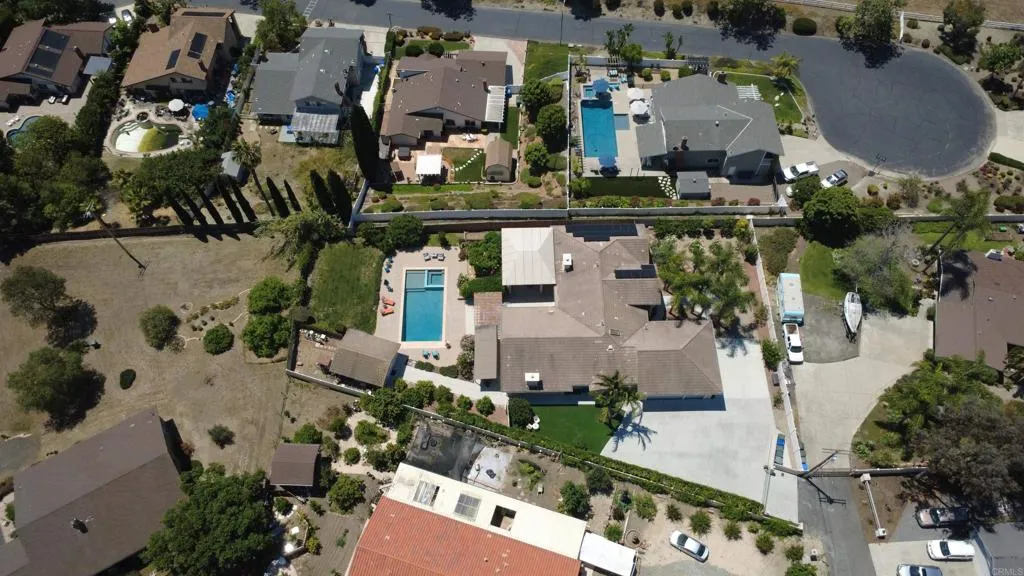 main property photo 48