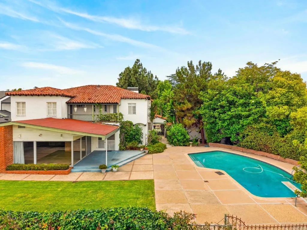 main property photo 8