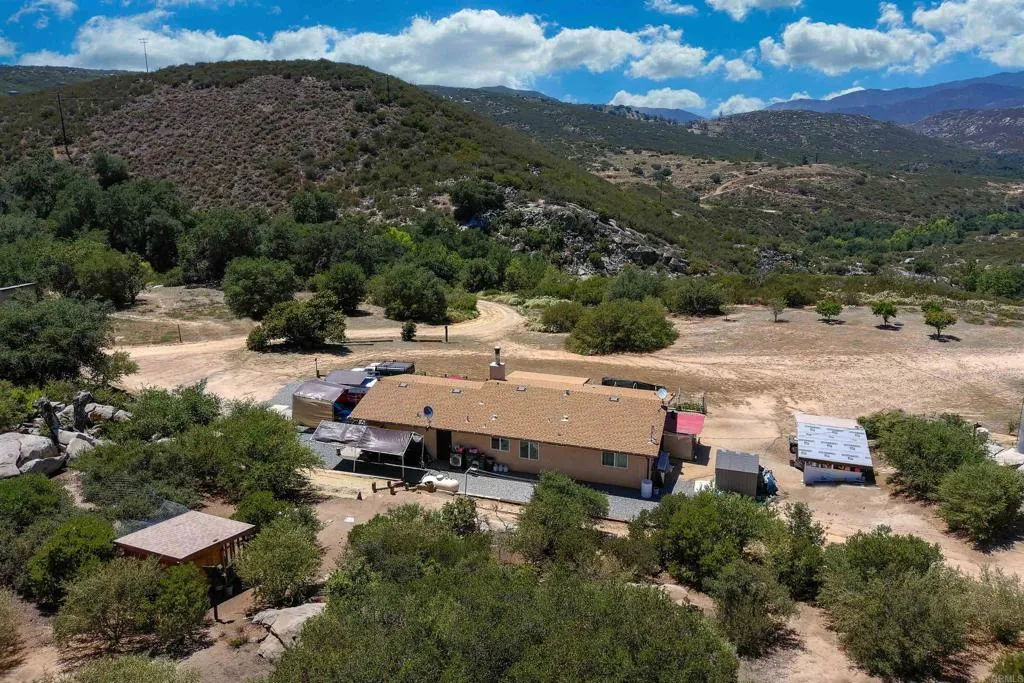 main property photo 25