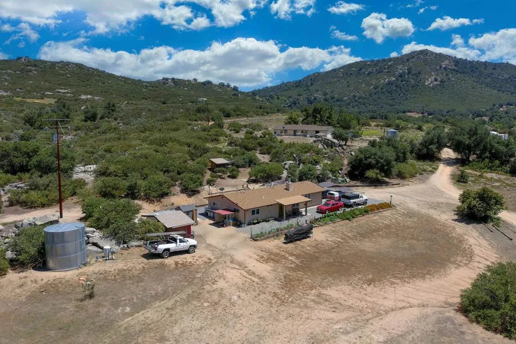 main property photo 26