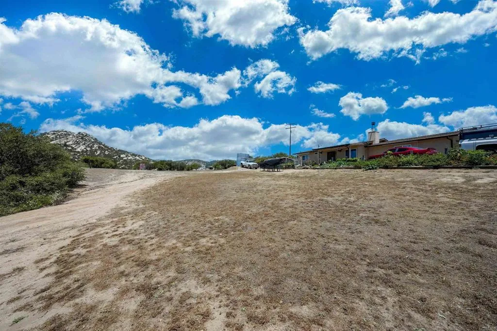 main property photo 32