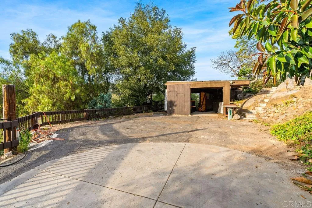main property photo 41
