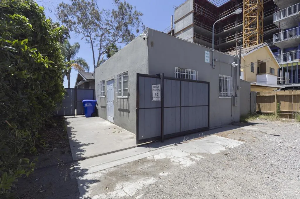 main property photo 11