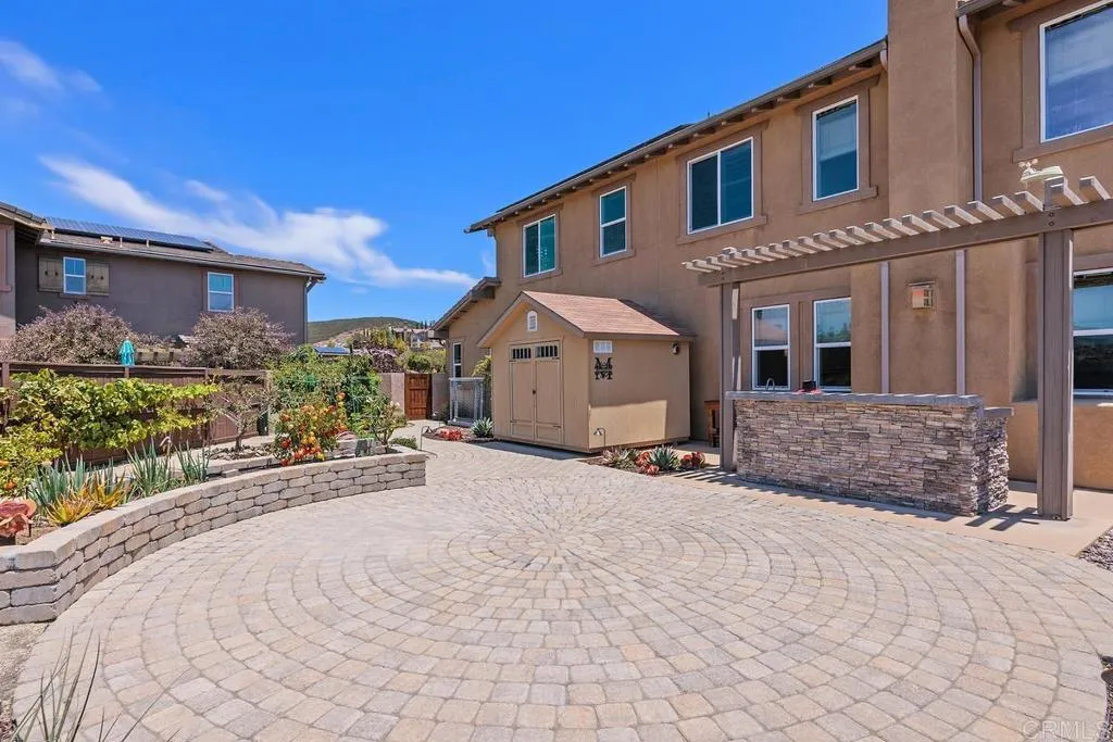 main property photo 35