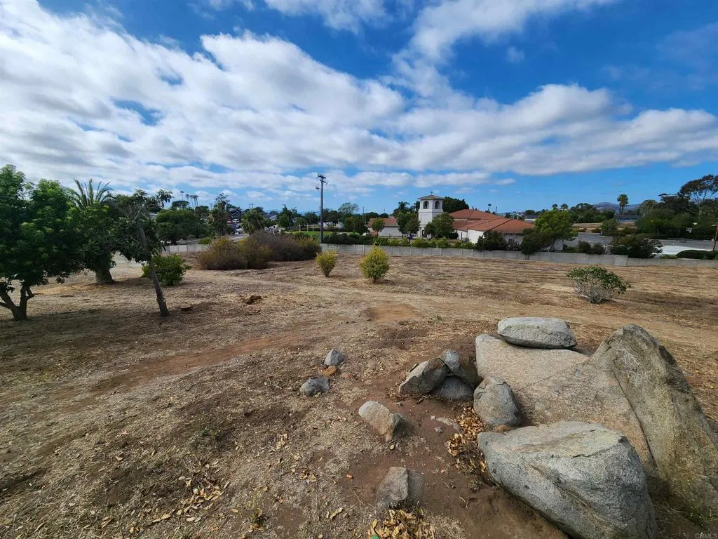 main property photo 18