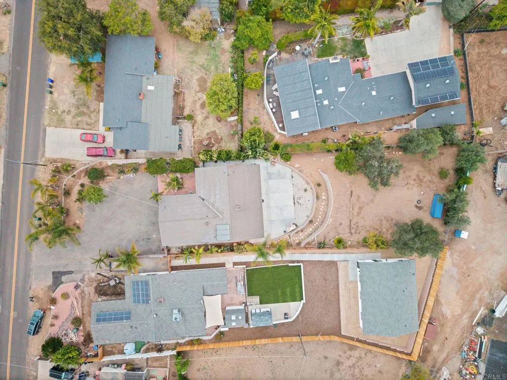 main property photo 40