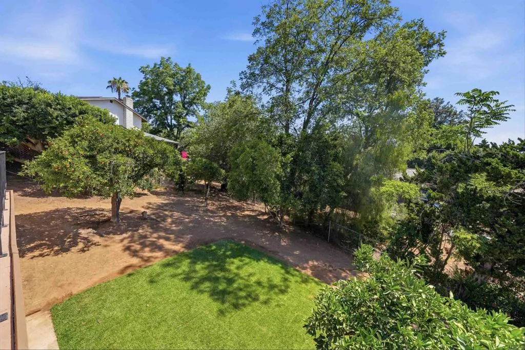 main property photo 25