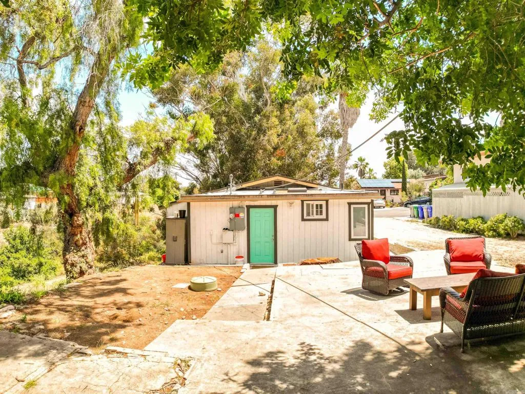 main property photo 14