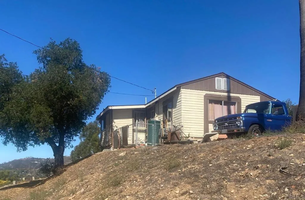 main property photo 10