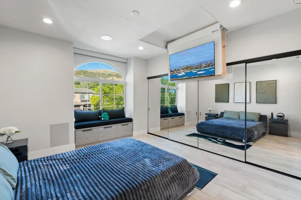 main property photo 54