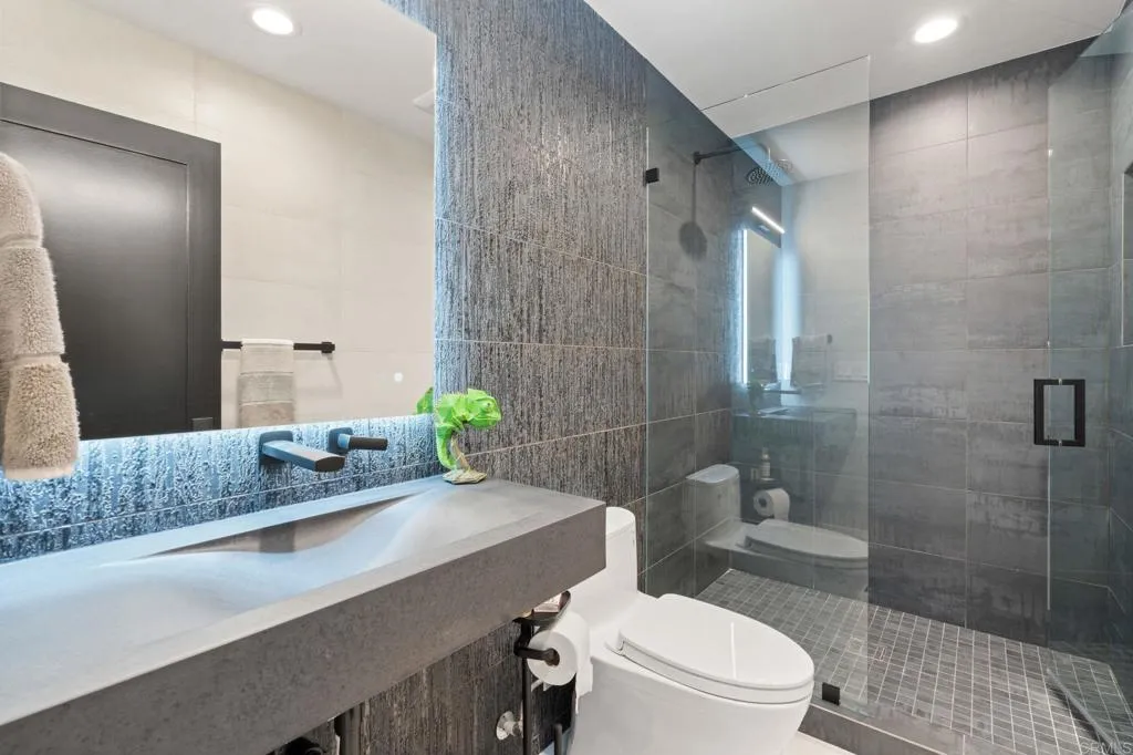 main property photo 62