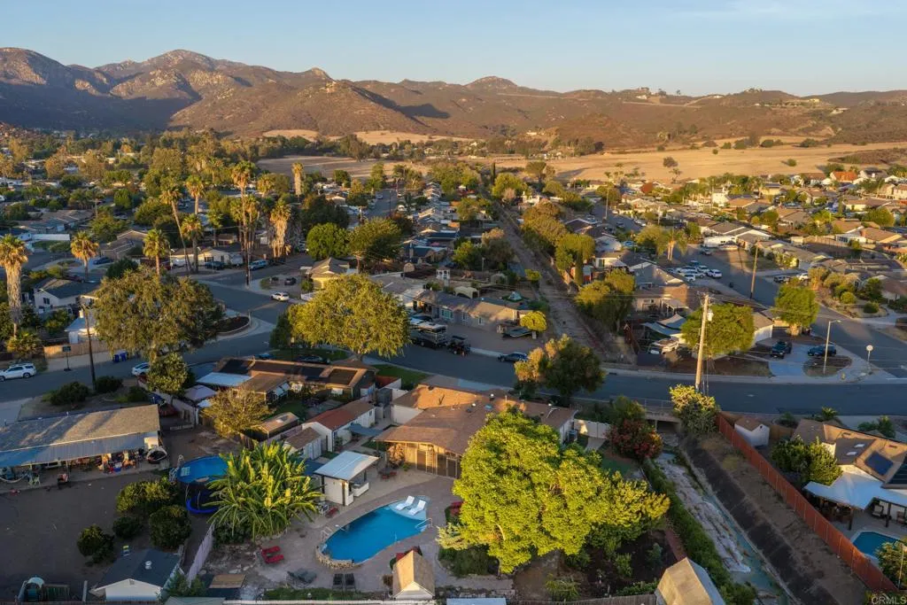 main property photo 23