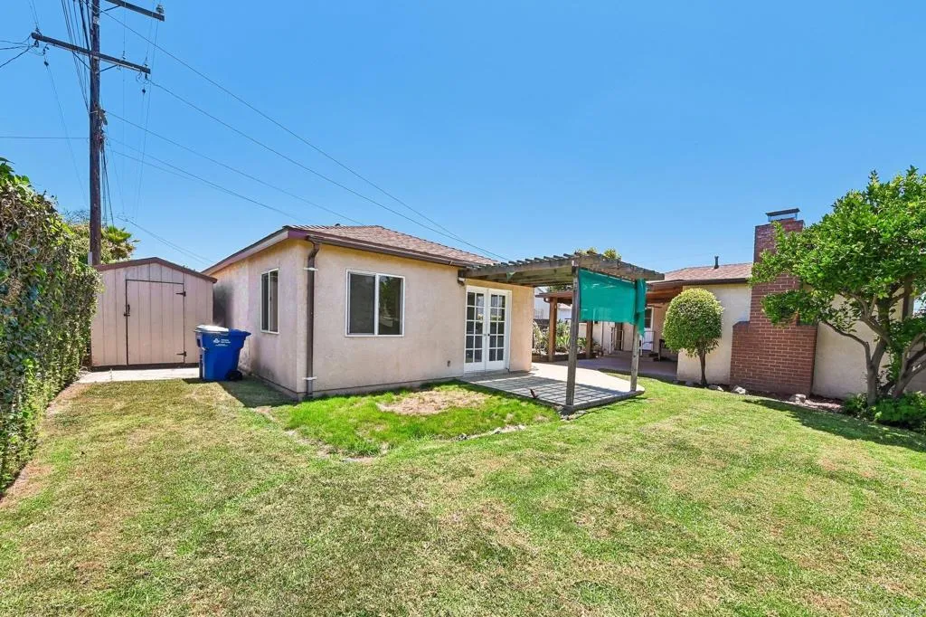 main property photo 30