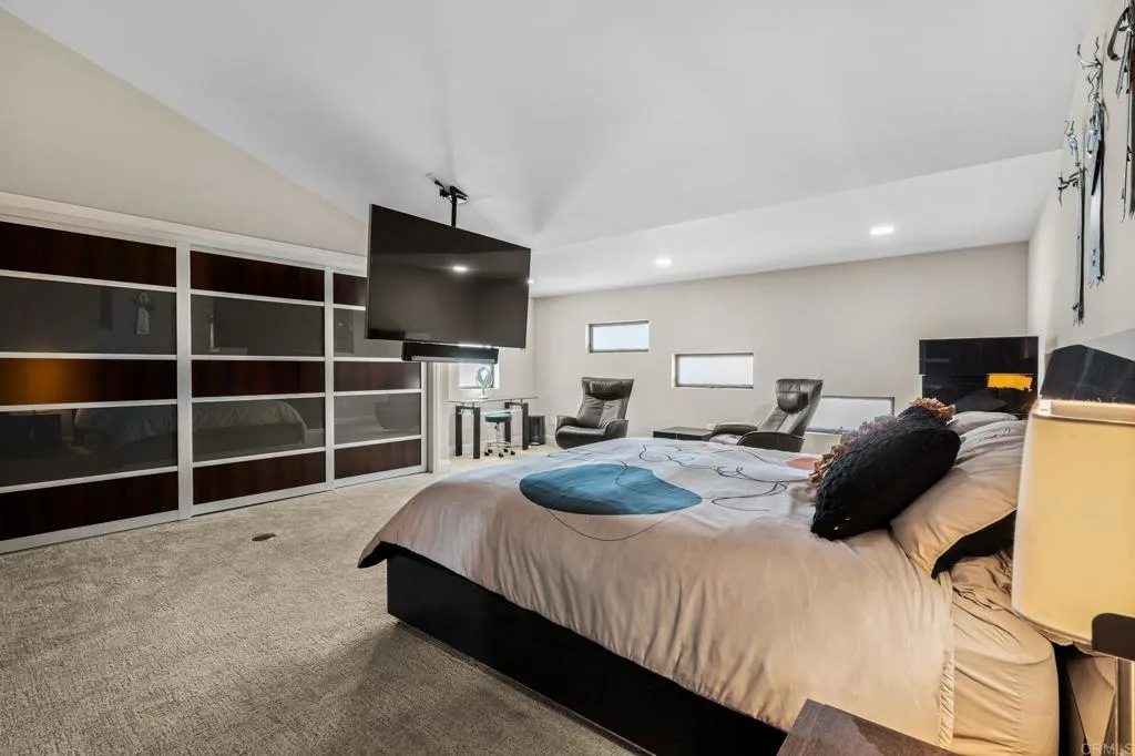main property photo 51