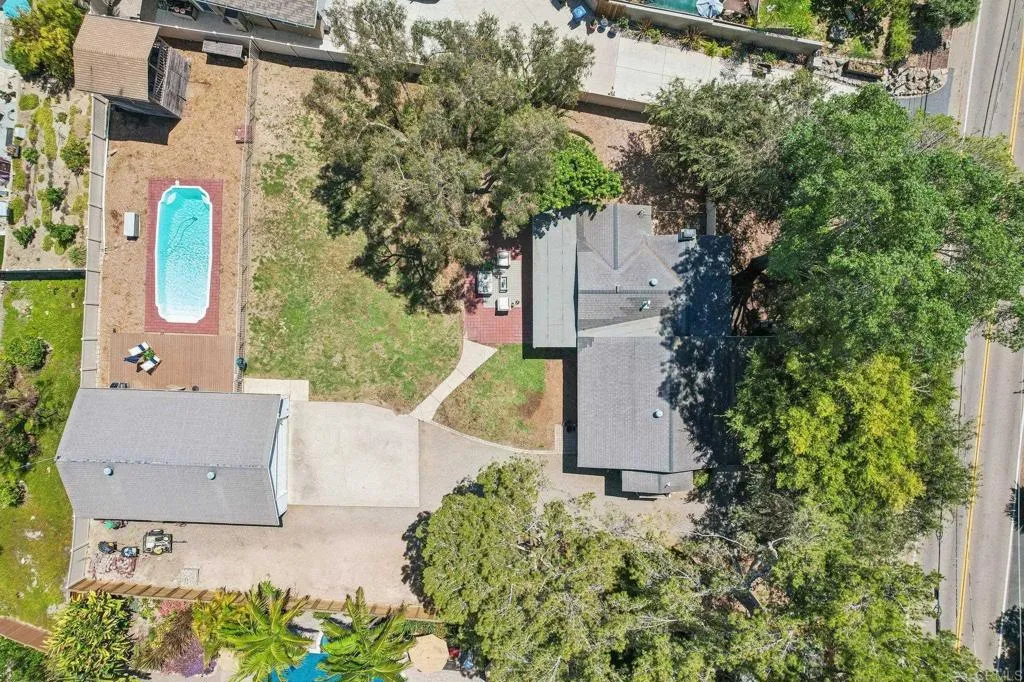 main property photo 49