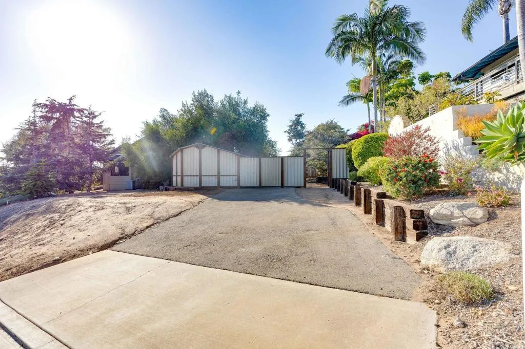 main property photo 41
