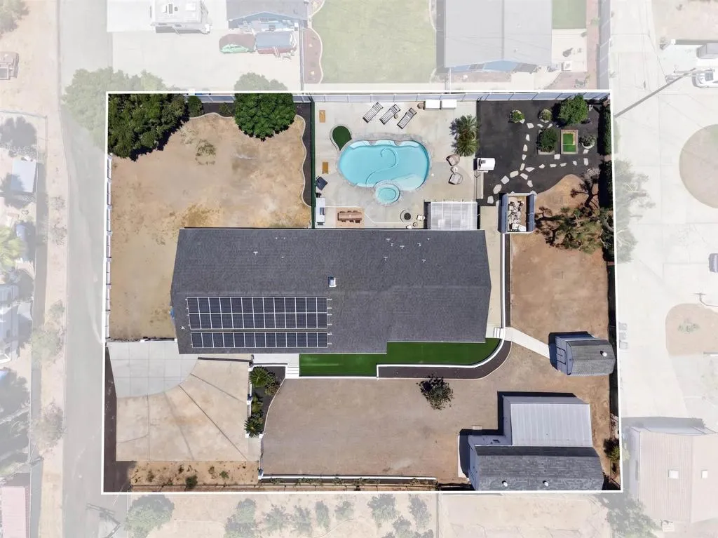 main property photo 43
