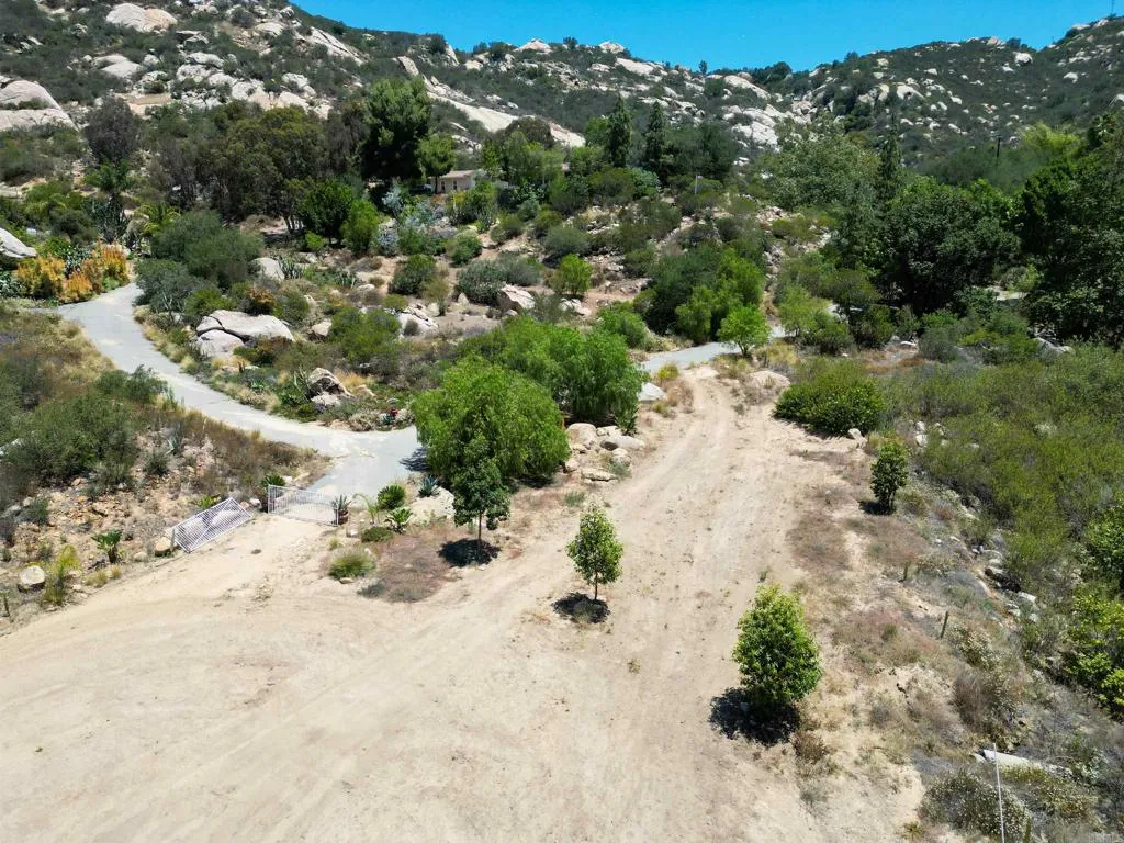 main property photo 17