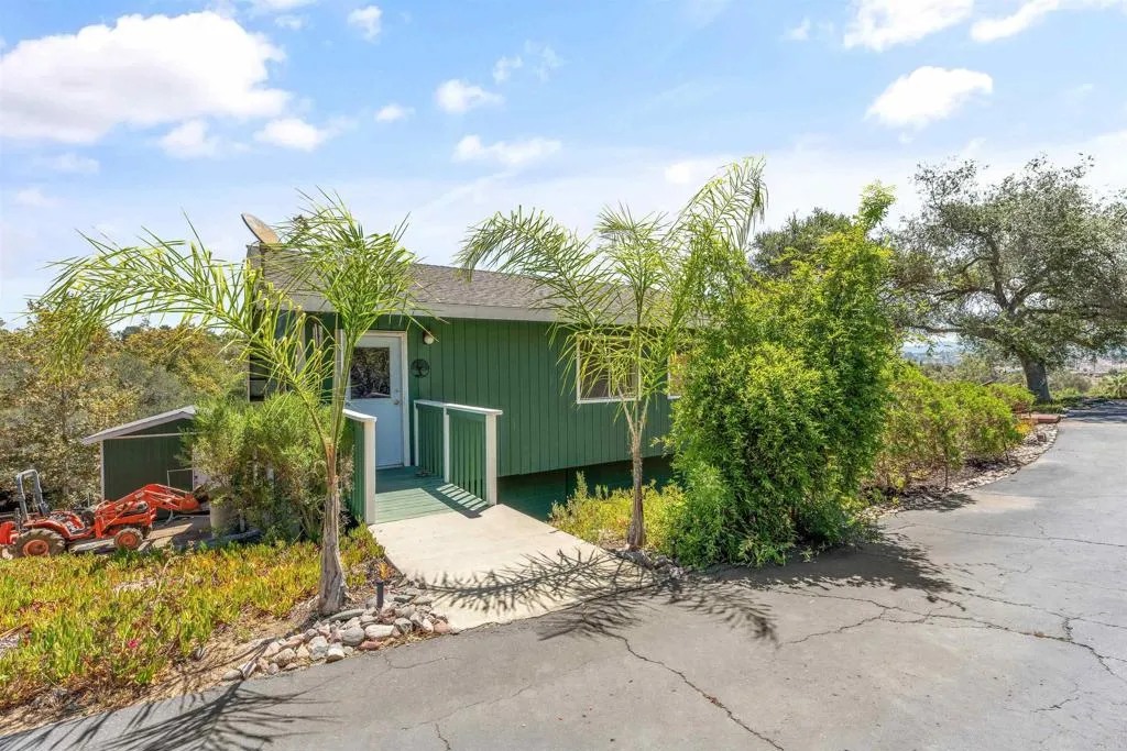 main property photo 36
