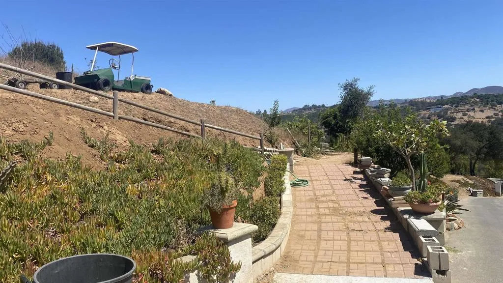 main property photo 31