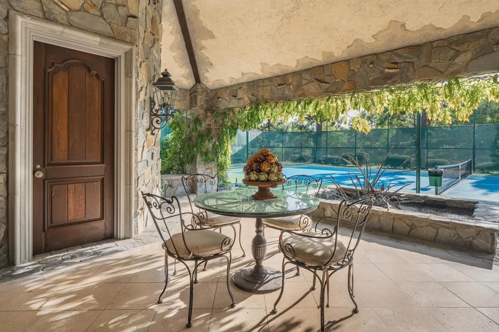 main property photo 31