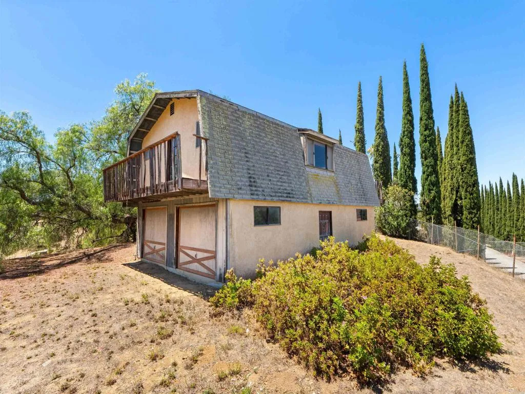 main property photo 43